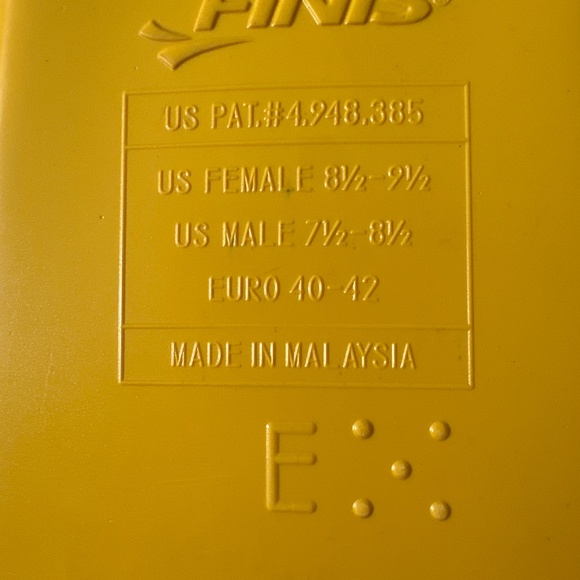 Finis Zoomers Gold Fins Size E - Picture 3 of 5